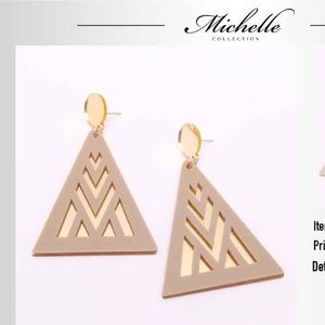 Gold geometric earrings